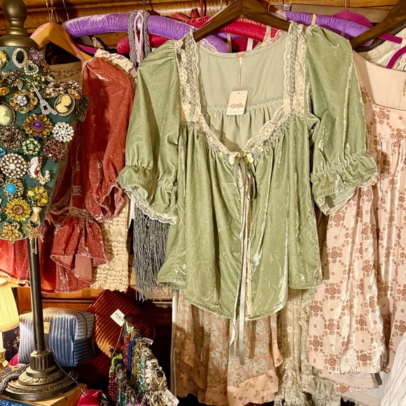 Free People Victorian Velvet glam - Picture 7 of 14